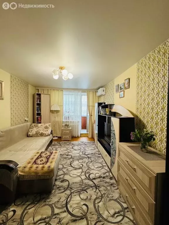 3-комнатная квартира: Зеленодольск, улица Вали Хазиева, 3 (61 м) - Фото 0