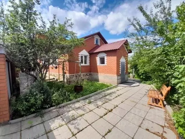 Дом в Оренбургская область, Орск Новый город мкр, ул. Шарлыкская (107 ... - Фото 1