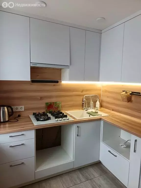 3-комнатная квартира: Киров, улица Тимирязева, 8 (58.2 м) - Фото 0