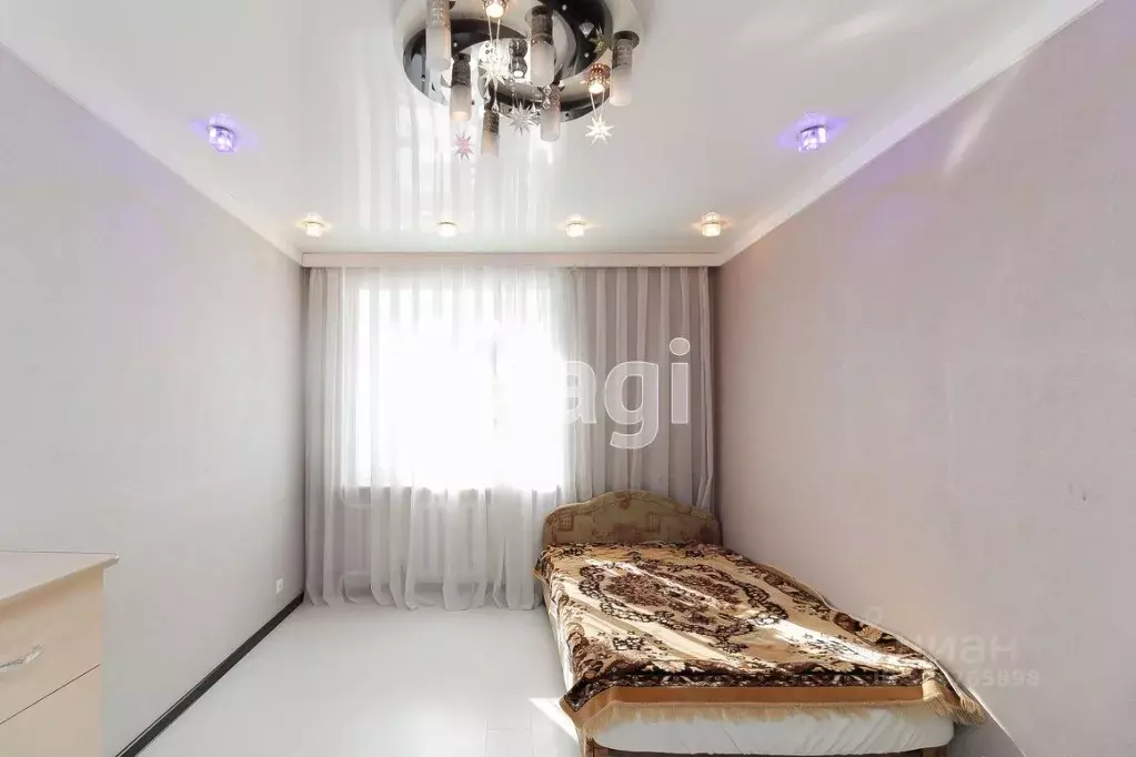 3-к кв. Тюменская область, Тюмень Молодежная ул., 28 (110.3 м) - Фото 0