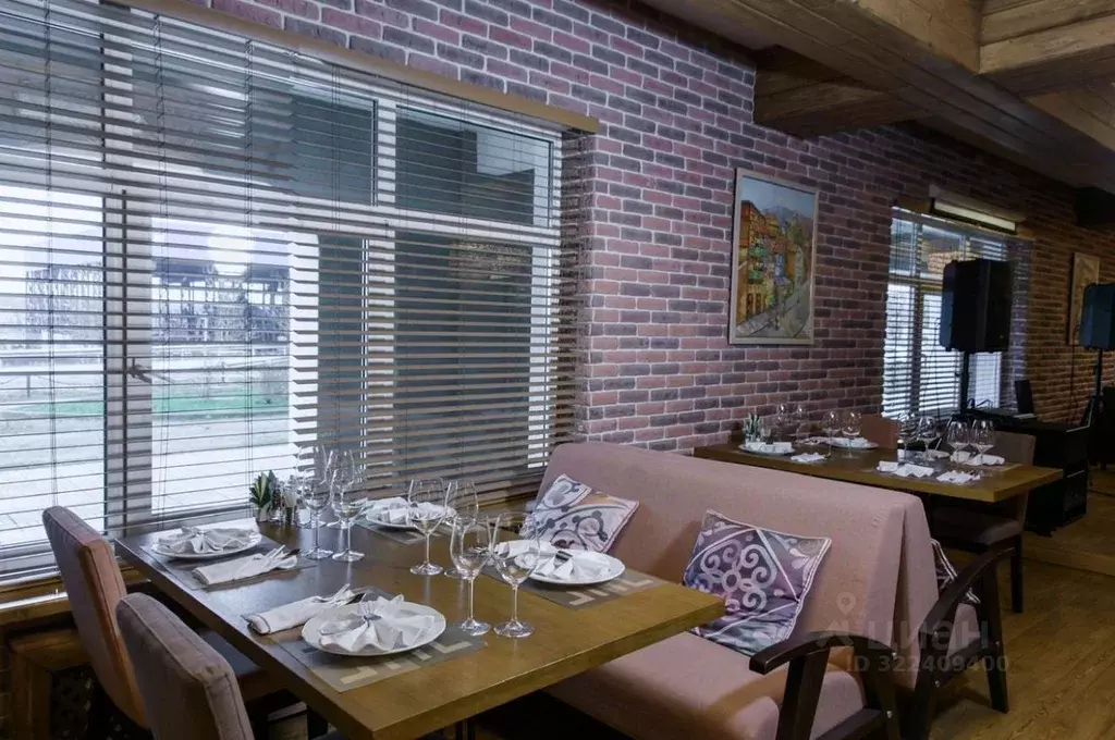 Торговая площадь в Ленинградская область, Отрадное Кировский район, ... - Фото 1