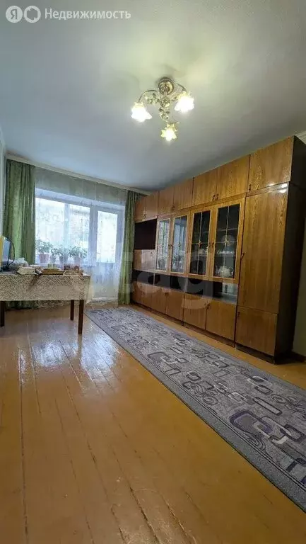 3-комнатная квартира: Сатка, улица 50 лет ВЛКСМ, 23 (55.3 м) - Фото 1