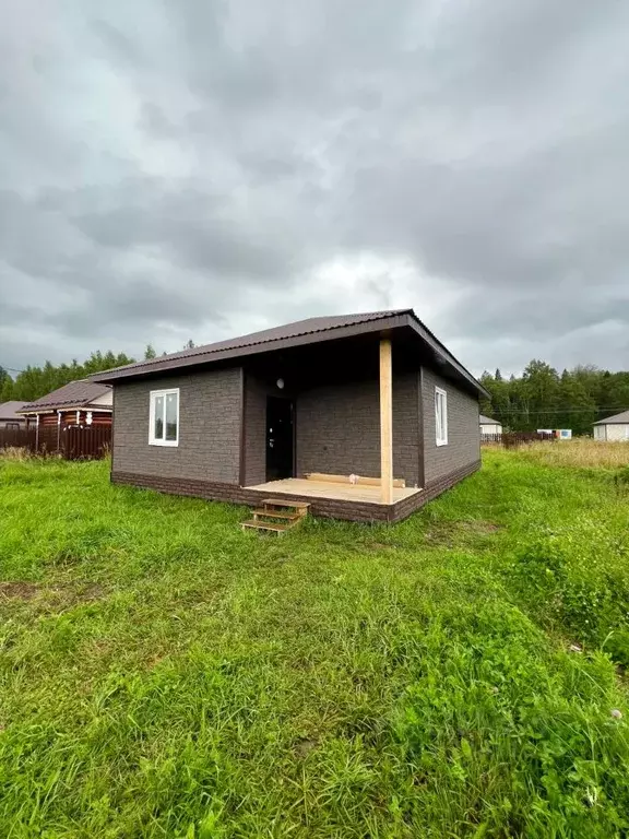 Дом в Тверская область, Конаковский муниципальный округ, д. Вахромеево ... - Фото 1