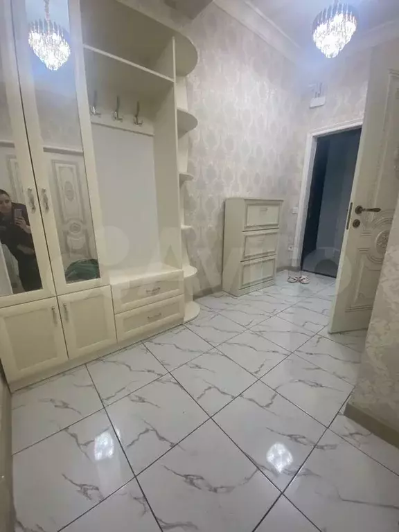 1-к. квартира, 53,8 м, 4/8 эт. - Фото 0