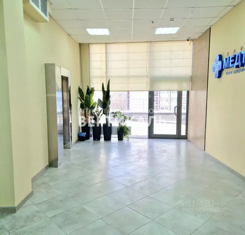 Помещение свободного назначения в Москва ул. Генерала Белова, 8 (430 ... - Фото 1