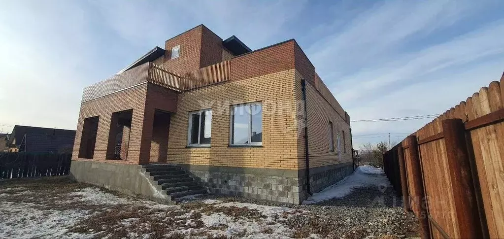Дом в Хакасия, Абакан ул. Марины Цветаевой (246 м) - Фото 1