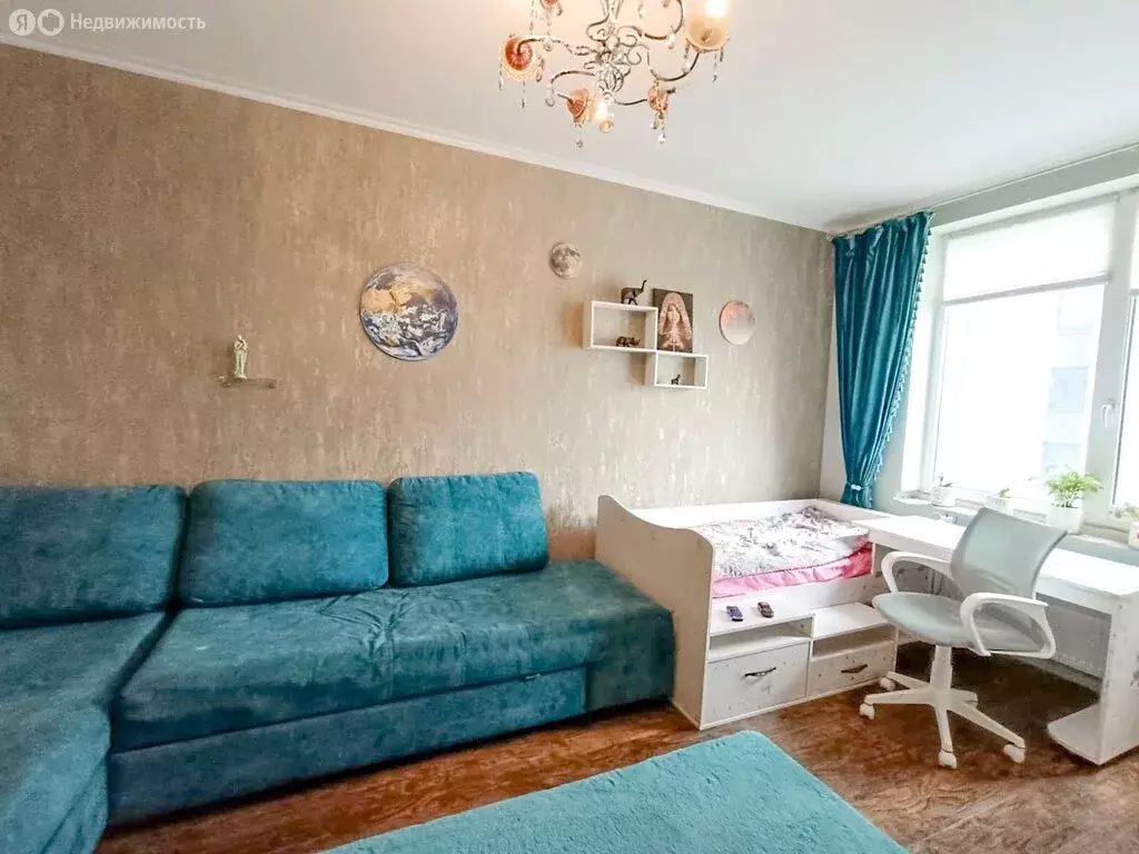 3-комнатная квартира: Шушары, Вишерская улица, 2 (76 м) - Фото 0