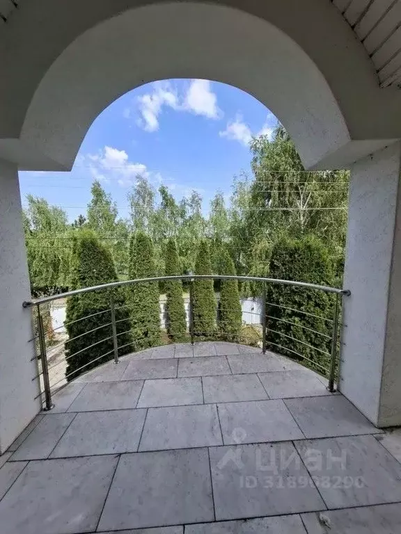 Дом в Саратовская область, Энгельс Студенческая ул. (335 м) - Фото 1