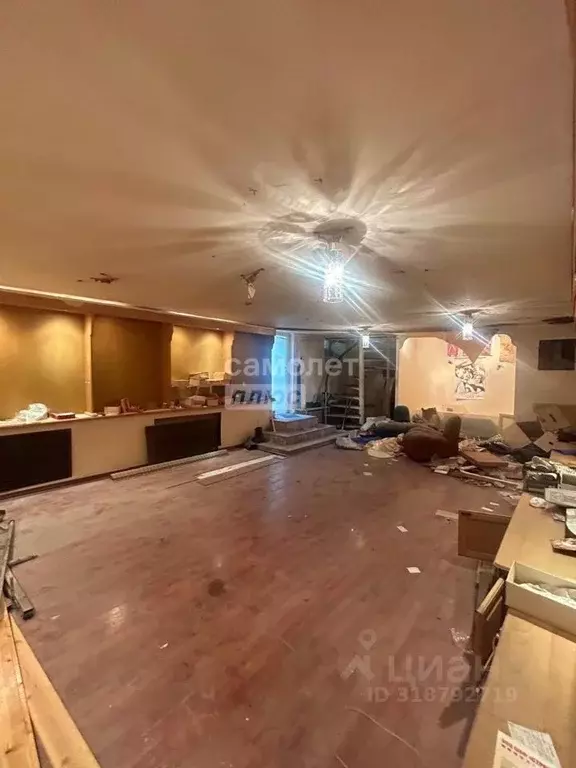 Торговая площадь в Астраханская область, Астрахань ул. Красного ... - Фото 2