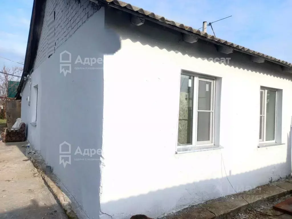 Дом в Волгоградская область, Среднеахтубинский район, Фрунзенское ... - Фото 1