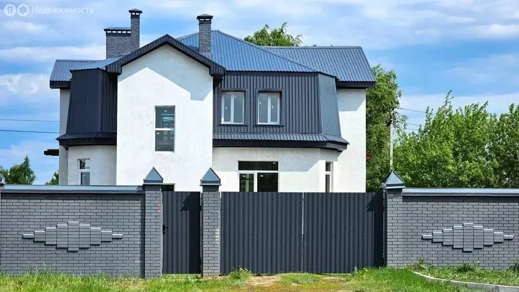 Дом в село Бобровка, Кооперативная улица, 166 (280 м) - Фото 1