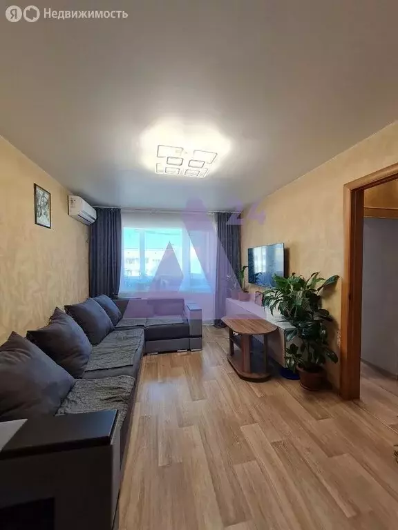 2-комнатная квартира: Барнаул, улица Сухэ-Батора, 9 (43.6 м) - Фото 1