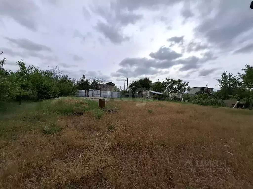 Участок в Волгоградская область, Волжский Химик СНТ, ул. 11-я Линия, ... - Фото 1