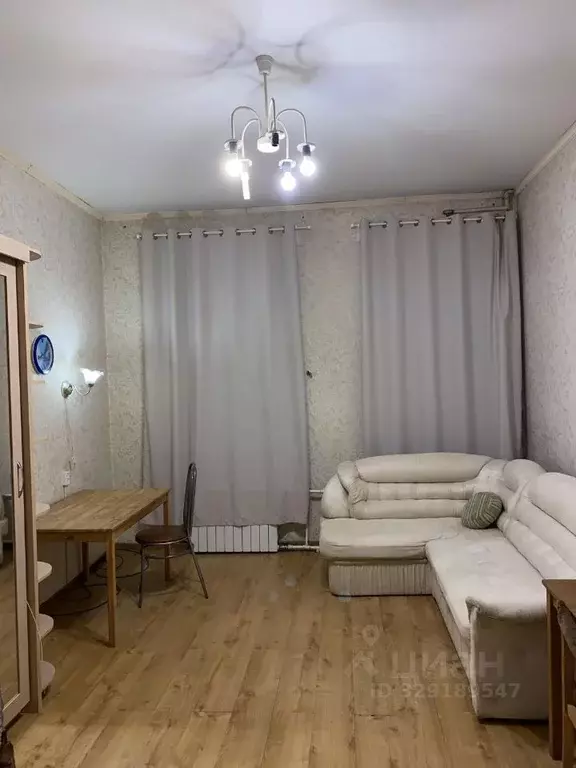 Комната Санкт-Петербург Клинский просп., 21 (18.0 м) - Фото 1