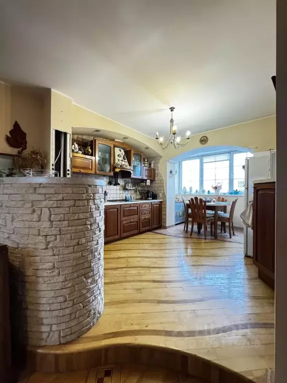 5-к кв. Самарская область, Самара Ново-Садовая ул., 232 (300.0 м) - Фото 1