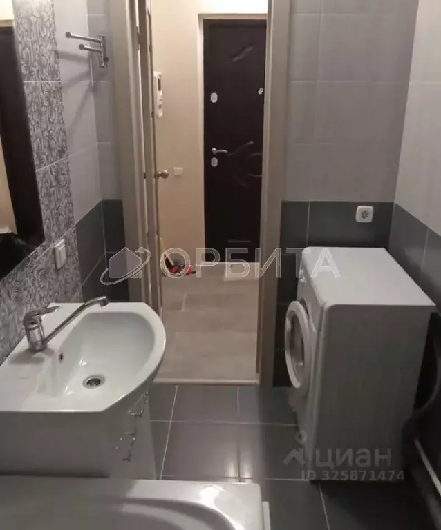 1-к кв. Тюменская область, Тюмень Интернациональная ул., 199к3 (39.5 ... - Фото 1