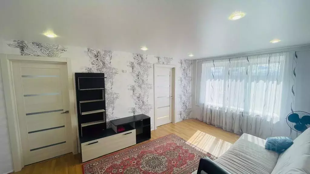 4-к кв. Свердловская область, Красноуральск ул. Устинова, 112 (63.0 м) - Фото 1