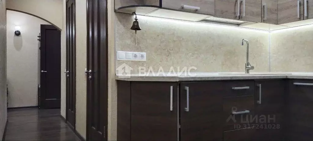 4-к кв. Белгородская область, Белгород ул. Буденного, 6 (90.0 м) - Фото 0