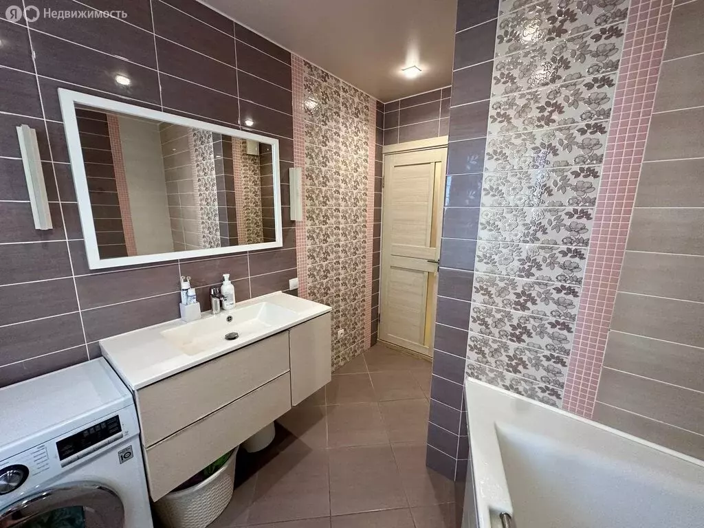 2-комнатная квартира: Сыктывкар, улица Ленина, 2 (68.2 м) - Фото 1