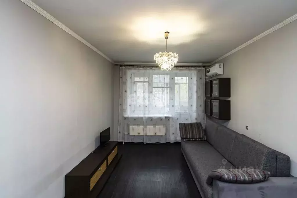 1-к кв. Тюменская область, Тюмень ул. Красных Зорь, 2 (32.5 м) - Фото 1