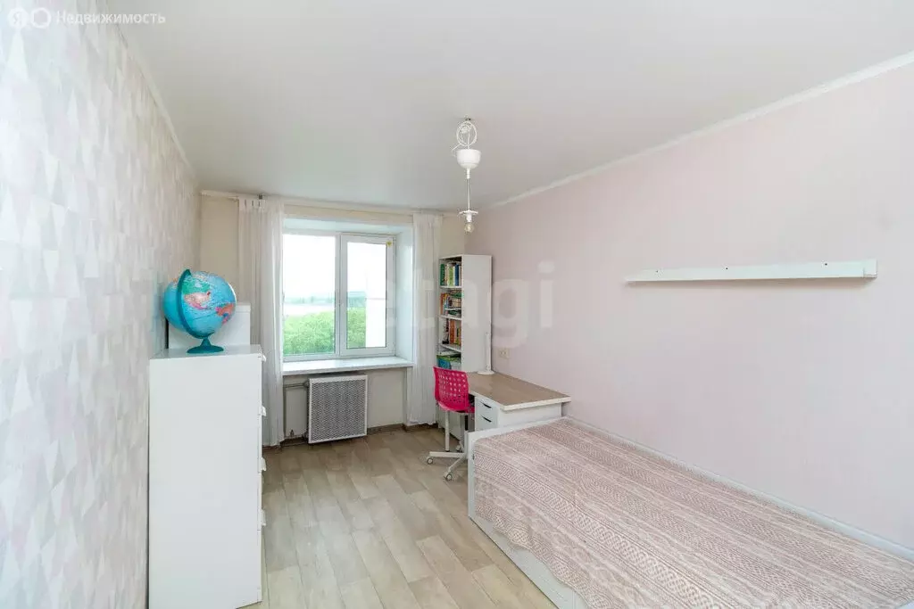 4-комнатная квартира: Тюмень, улица Щербакова, 112 (74 м) - Фото 1