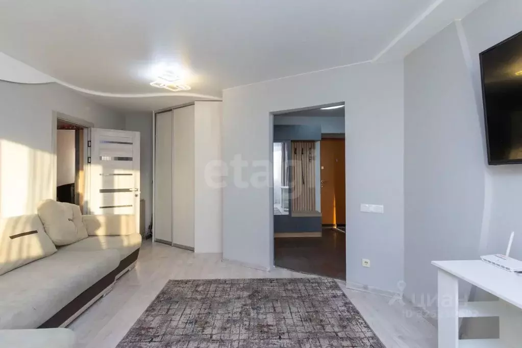 2-к кв. Тюменская область, Тюмень ул. Газопромысловая, 6 (46.5 м) - Фото 1