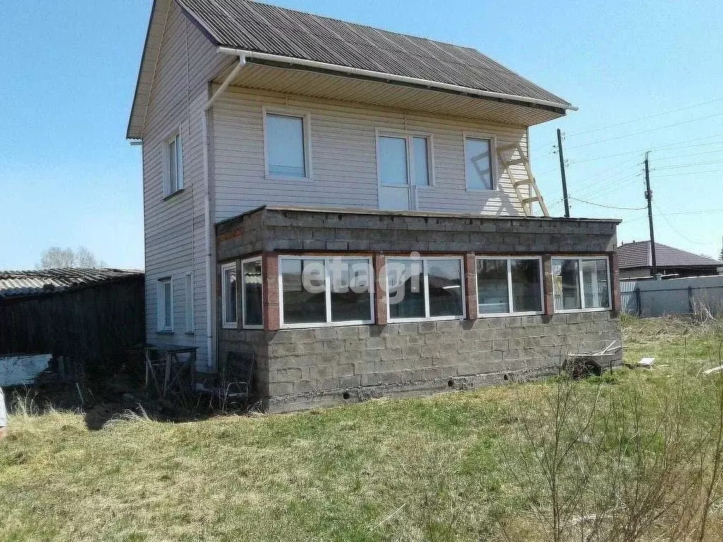 Дом в Красноярский край, Большемуртинско-Сухобузимский округ, с. ... - Фото 1