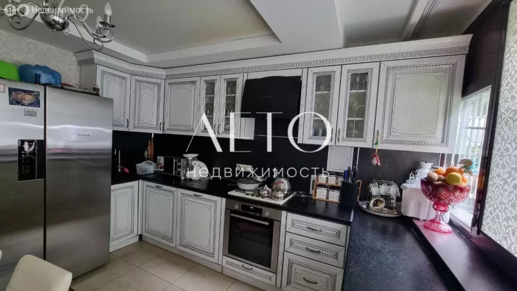 4-комнатная квартира: Сочи, микрорайон Мамайка, Крымская улица, 34 ... - Фото 1