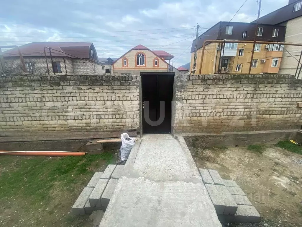 Дом в Дагестан, Махачкала ул. Абдулбасирова, 26 (150 м) - Фото 1