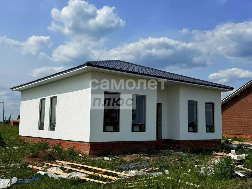 Дом в Курская область, Курский район, Клюквинский сельсовет, д. Долгое ... - Фото 1