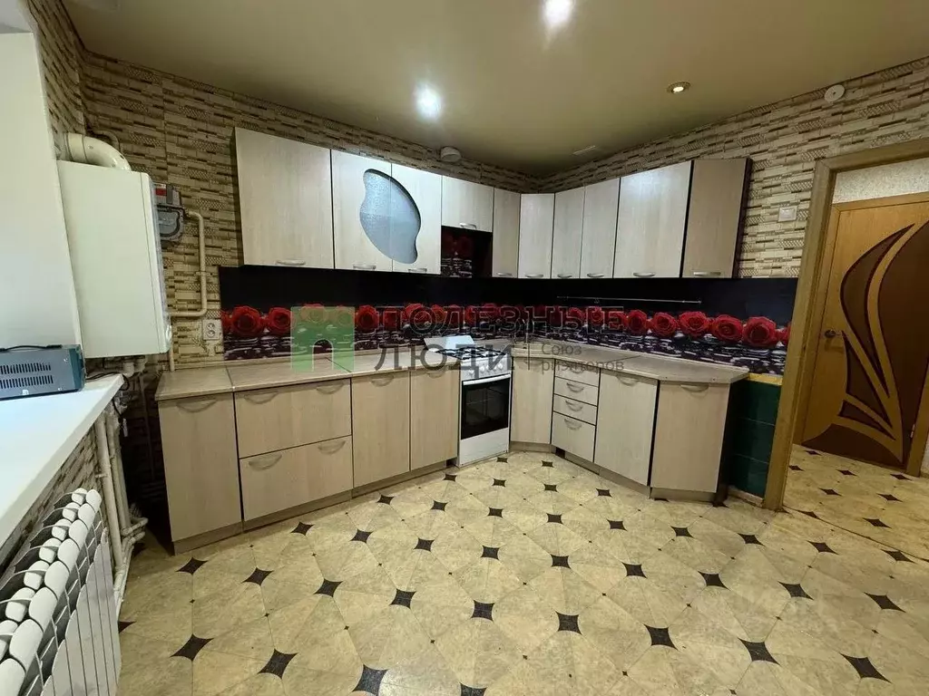 2-к кв. Астраханская область, с. Красный Яр ул. Генерала Тутаринова, ... - Фото 2