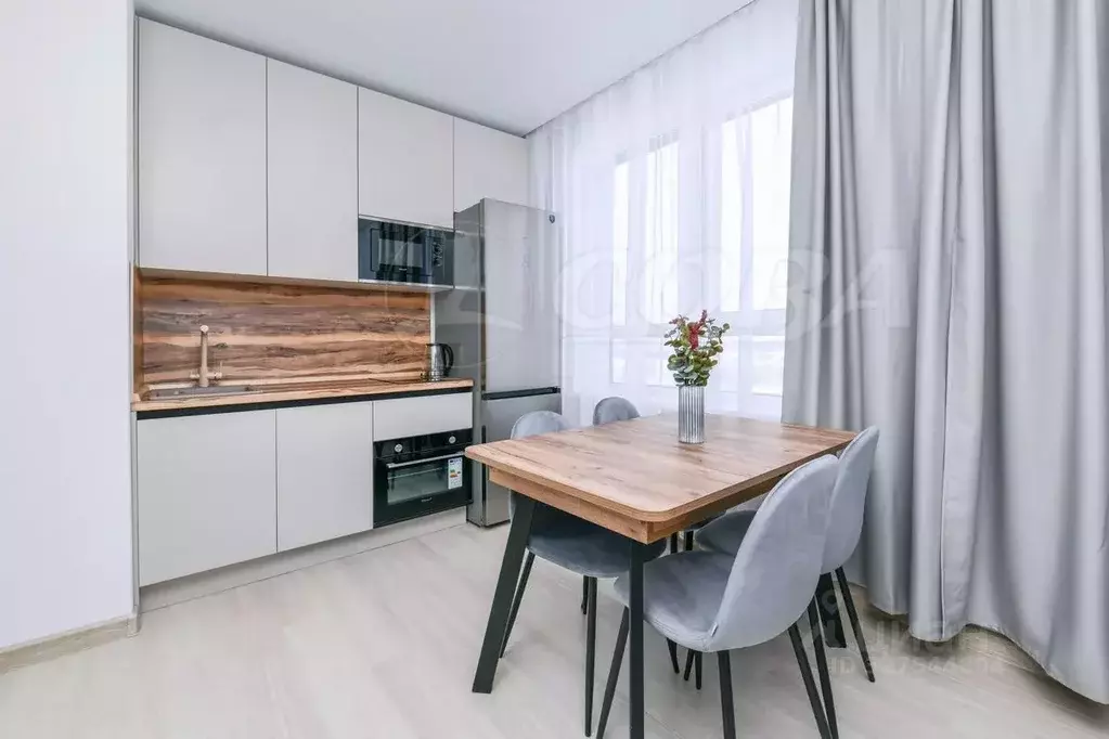 2-к кв. Тюменская область, Тюмень ул. Заполярная, 3к1 (53.0 м) - Фото 2