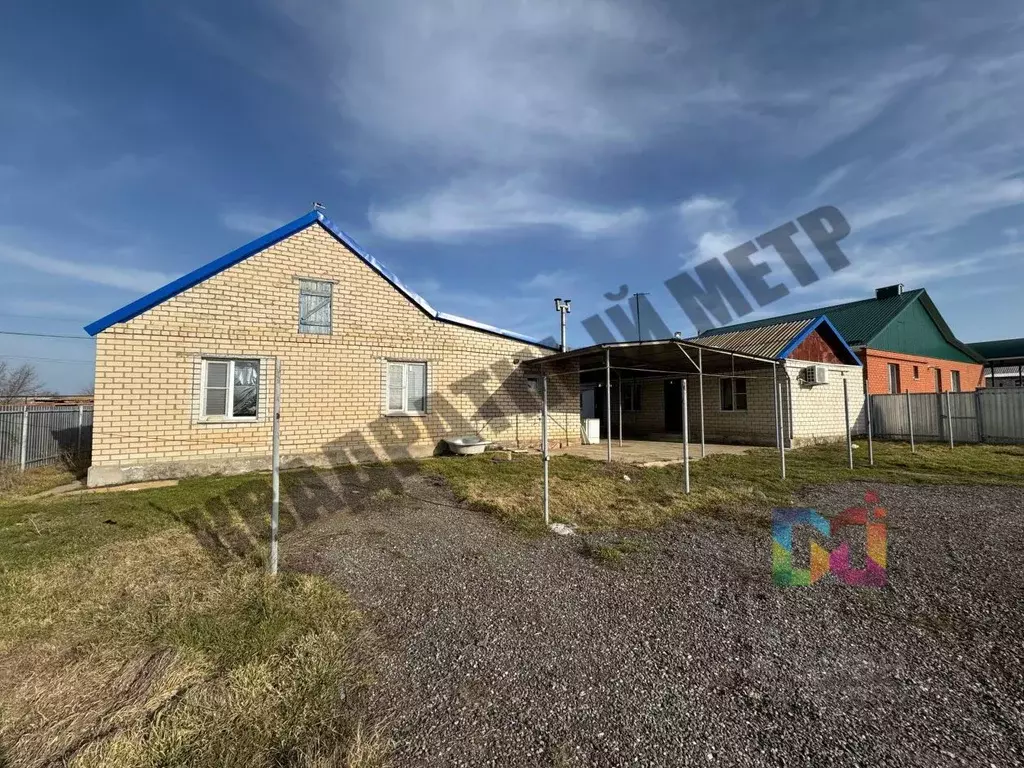 Дом в Калмыкия, Целинный район, с. Троицкое ул. Кожедуба (46 м) - Фото 1