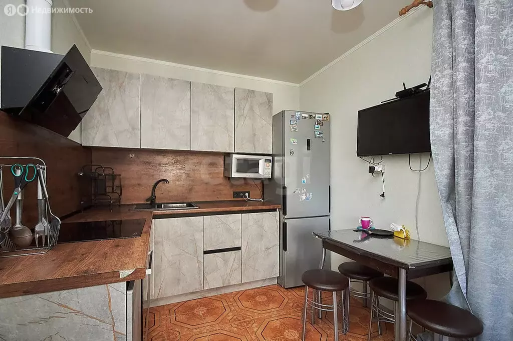 1-комнатная квартира: Тюмень, улица 9 Января, 162/1 (48.9 м) - Фото 2