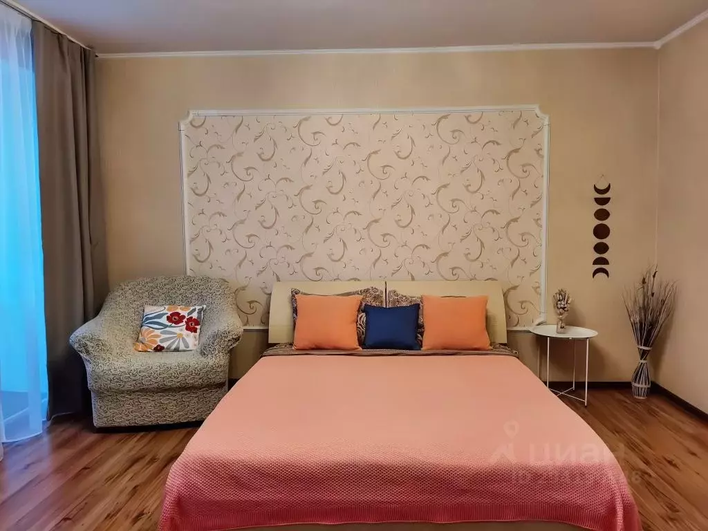 1-к кв. Тюменская область, Тюмень ул. 50 лет Октября, 1а (47.0 м) - Фото 0