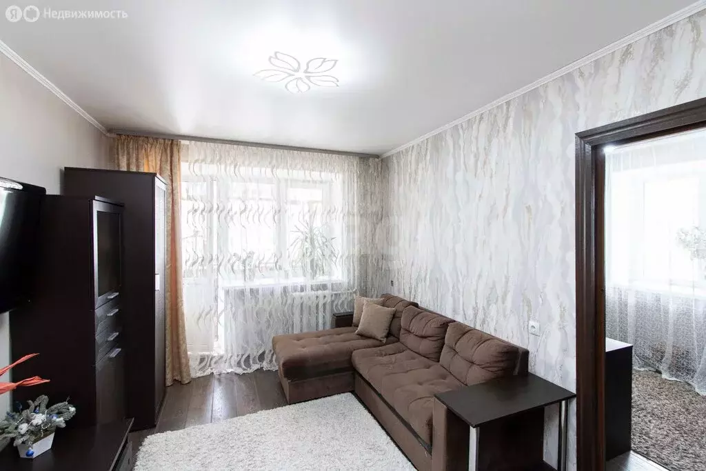 3-комнатная квартира: Тюмень, улица Елизарова, 76 (51.7 м) - Фото 2