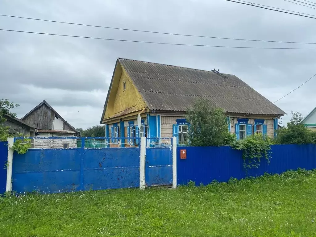 Дом в Башкортостан, Ермекеевский район, с. Усман-Ташлы ул. Центральная ... - Фото 1