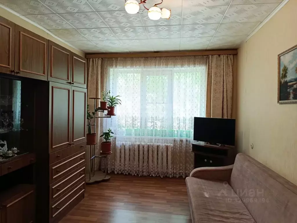 2-к кв. Псковская область, Остров пер. Освобождения, 6 (48.7 м) - Фото 1