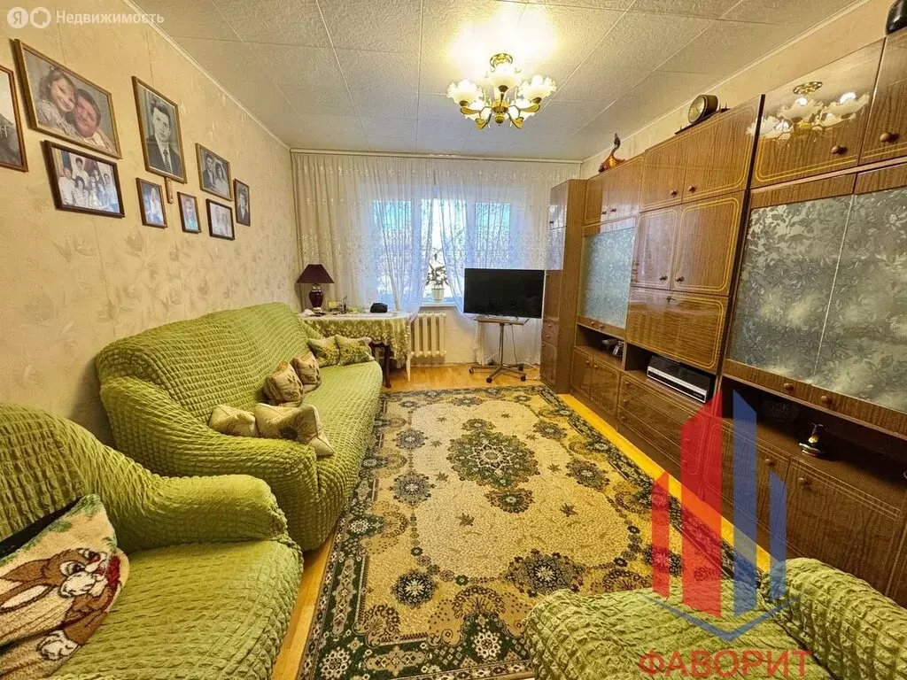 3-комнатная квартира: Волгоград, Нарвская улица, 8 (68 м) - Фото 1