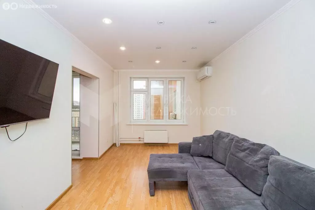 4-комнатная квартира: Тюмень, улица Николая Фёдорова, 17 (98 м) - Фото 1