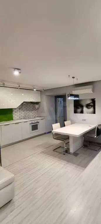 2-к. квартира, 80 м, 8/17 эт. - Фото 0