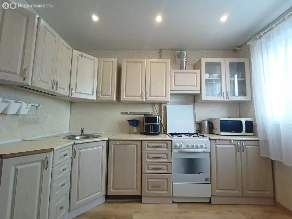 3-комнатная квартира: Мурманск, проезд Михаила Бабикова, 16 (57.7 м) - Фото 1