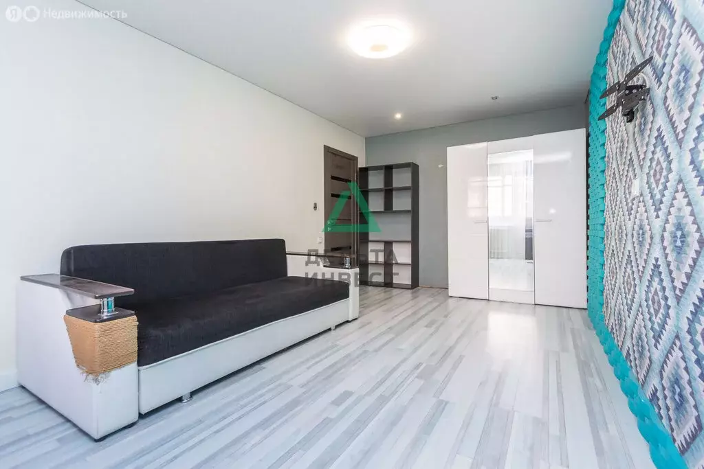 3-комнатная квартира: Уфа, улица Богдана Хмельницкого, 114 (61.6 м) - Фото 0