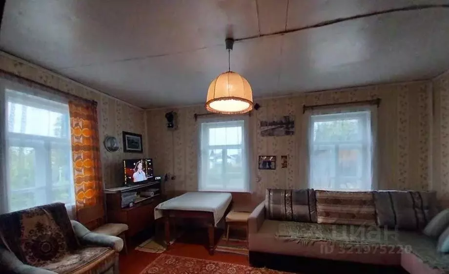 Дом в Пермский край, Александровск Яйва пгт, Советская ул., 12 (39 м) - Фото 2