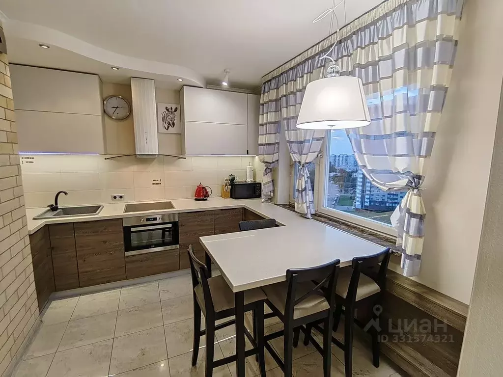 3-к кв. Москва ул. Крылатские Холмы, 41к1 (77.0 м) - Фото 1
