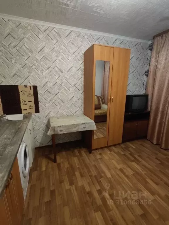Комната Омская область, Омск ул. 10 лет Октября, 141 (14.0 м) - Фото 2
