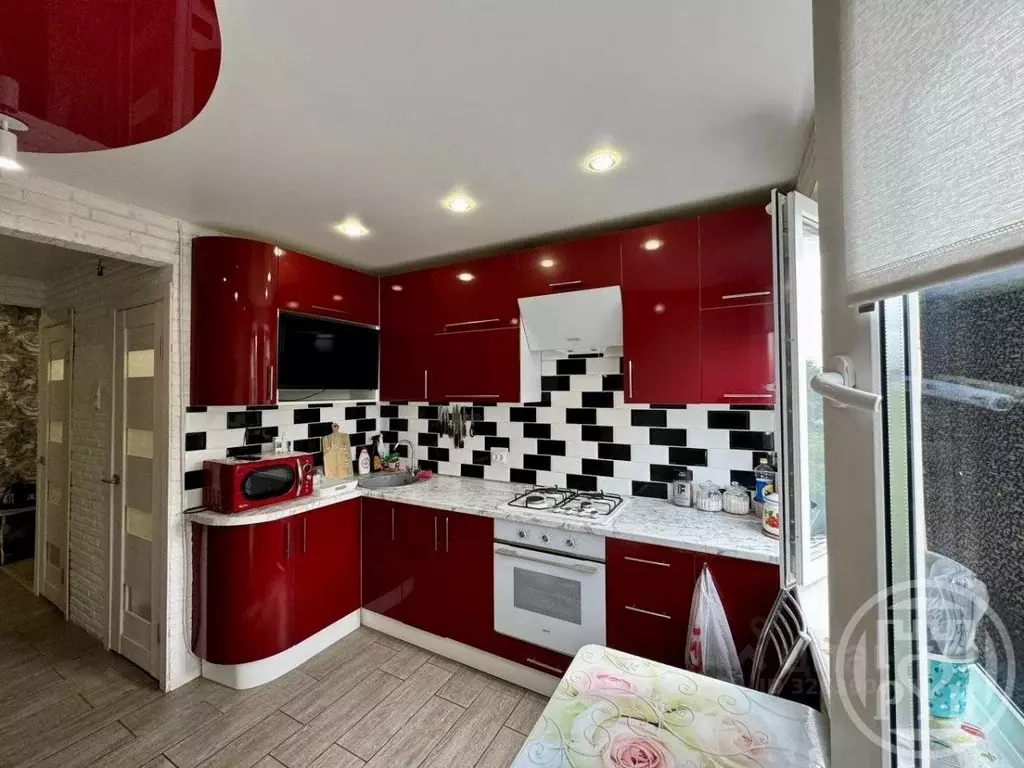 2-к кв. Ленинградская область, Луга ул. Красной Артиллерии, 9 (54.4 м) - Фото 1