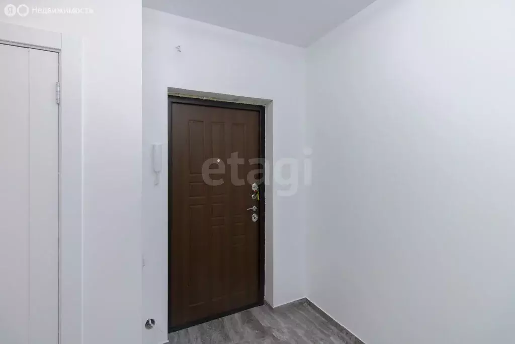 2-комнатная квартира: Тюмень, улица 50 лет Октября, 75к2 (56.9 м) - Фото 2