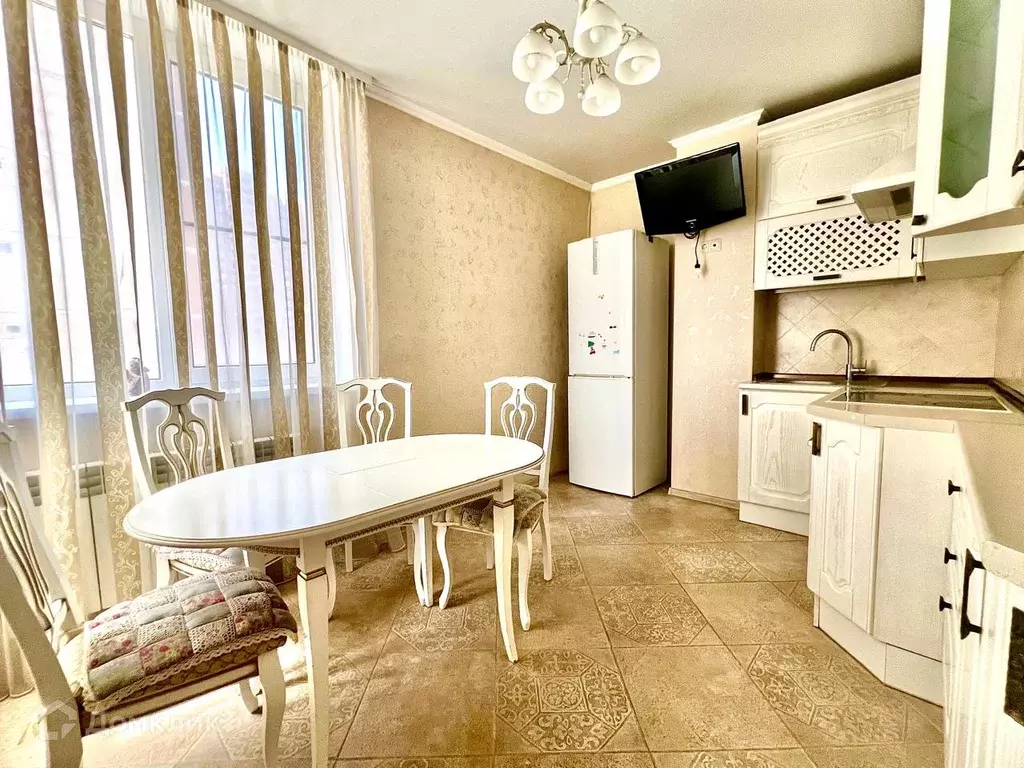 Продаётся 2-к квартира, 77 м - Фото 0