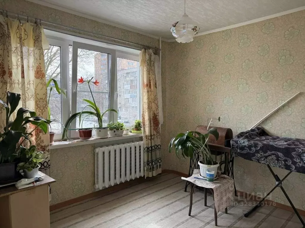 4-к кв. Нижегородская область, Нижний Новгород 6-й мкр, 23 (59.6 м) - Фото 1
